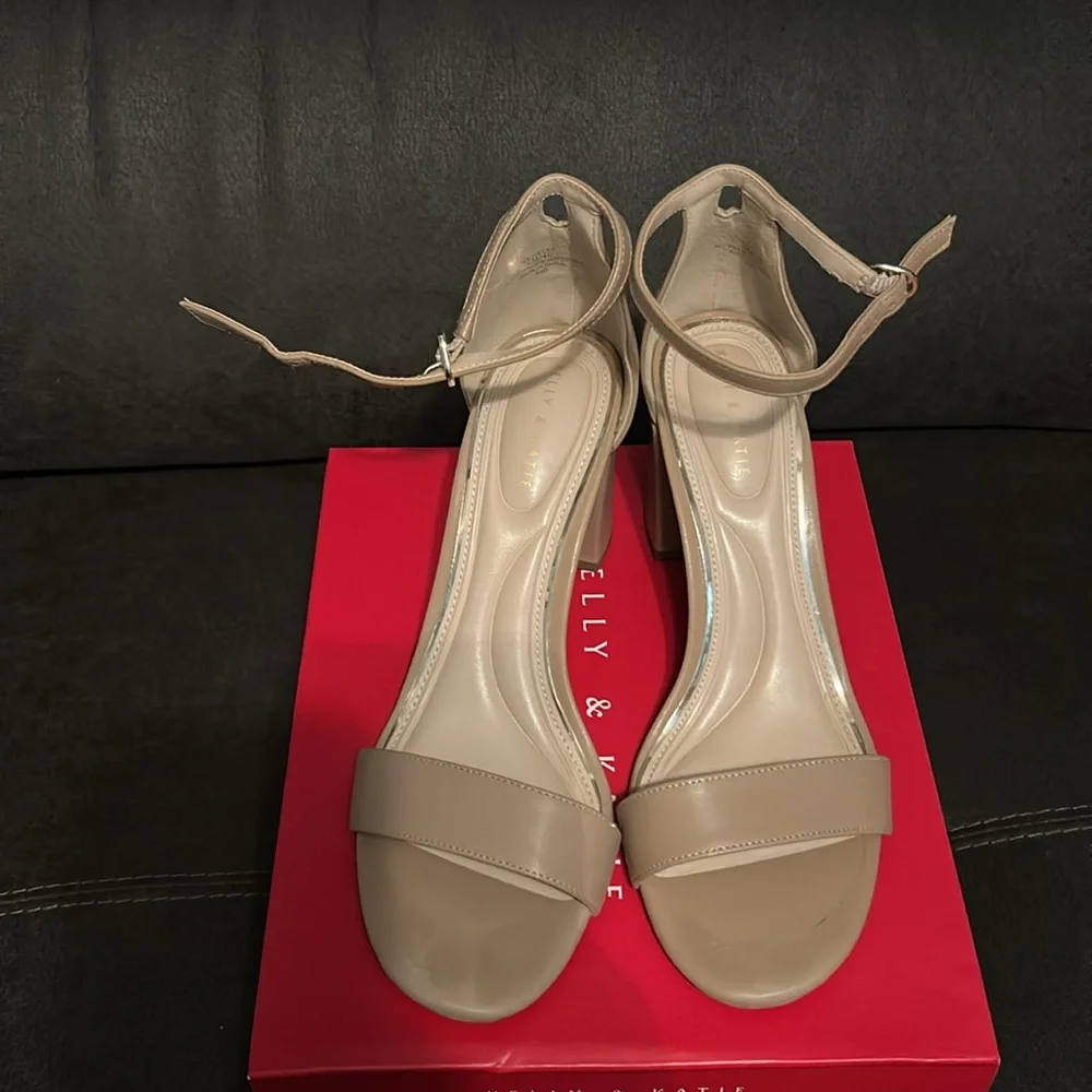 Kelly & Katie Hailee Heel 
Color: Taupe/Stone - Picture 5 of 6